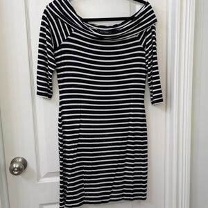 Stylish Black and White Striped Long Sleeve Top